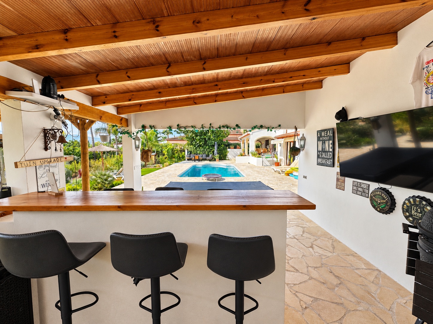 Charmante villa de 6 chambres à vendre à Javea, près de la vieille ville et de l'école internationale.