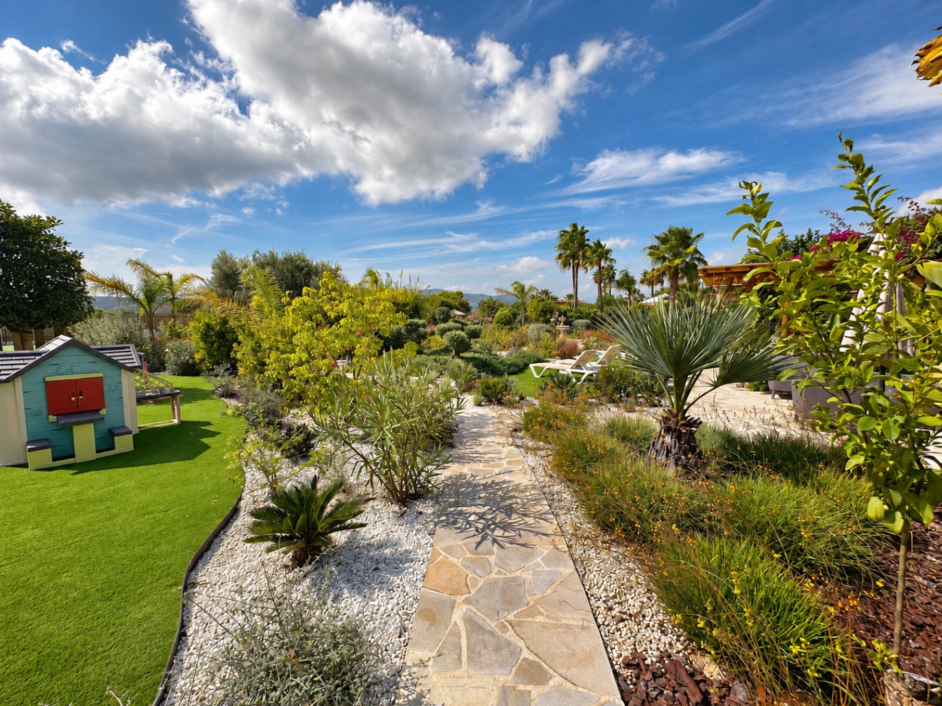 Charmante villa de 6 chambres à vendre à Javea, près de la vieille ville et de l'école internationale.