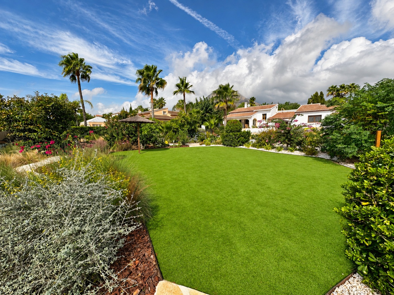 Charmante villa de 6 chambres à vendre à Javea, près de la vieille ville et de l'école internationale.