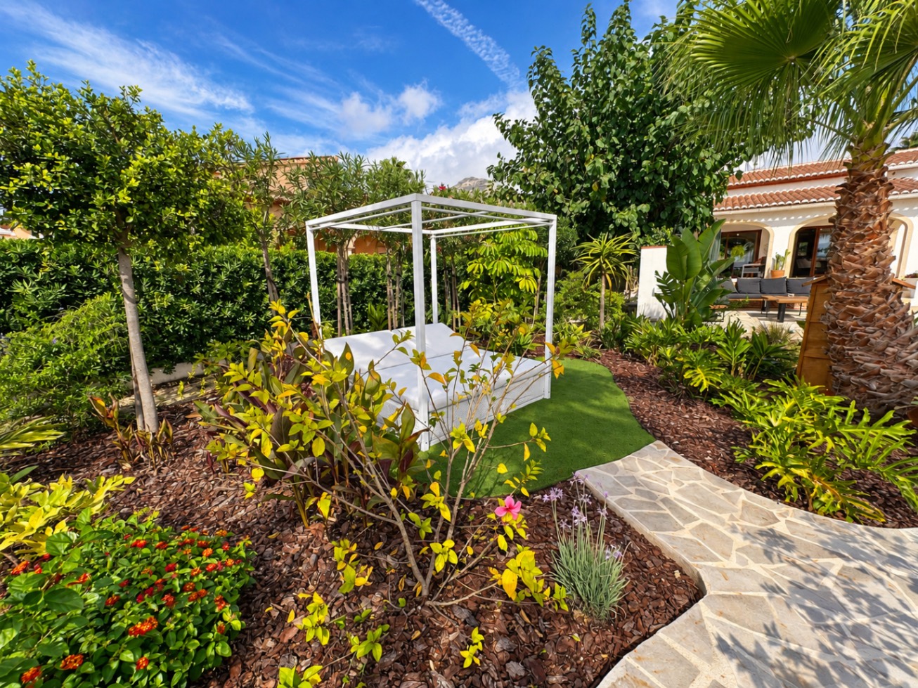 Charmante villa de 6 chambres à vendre à Javea, près de la vieille ville et de l'école internationale.