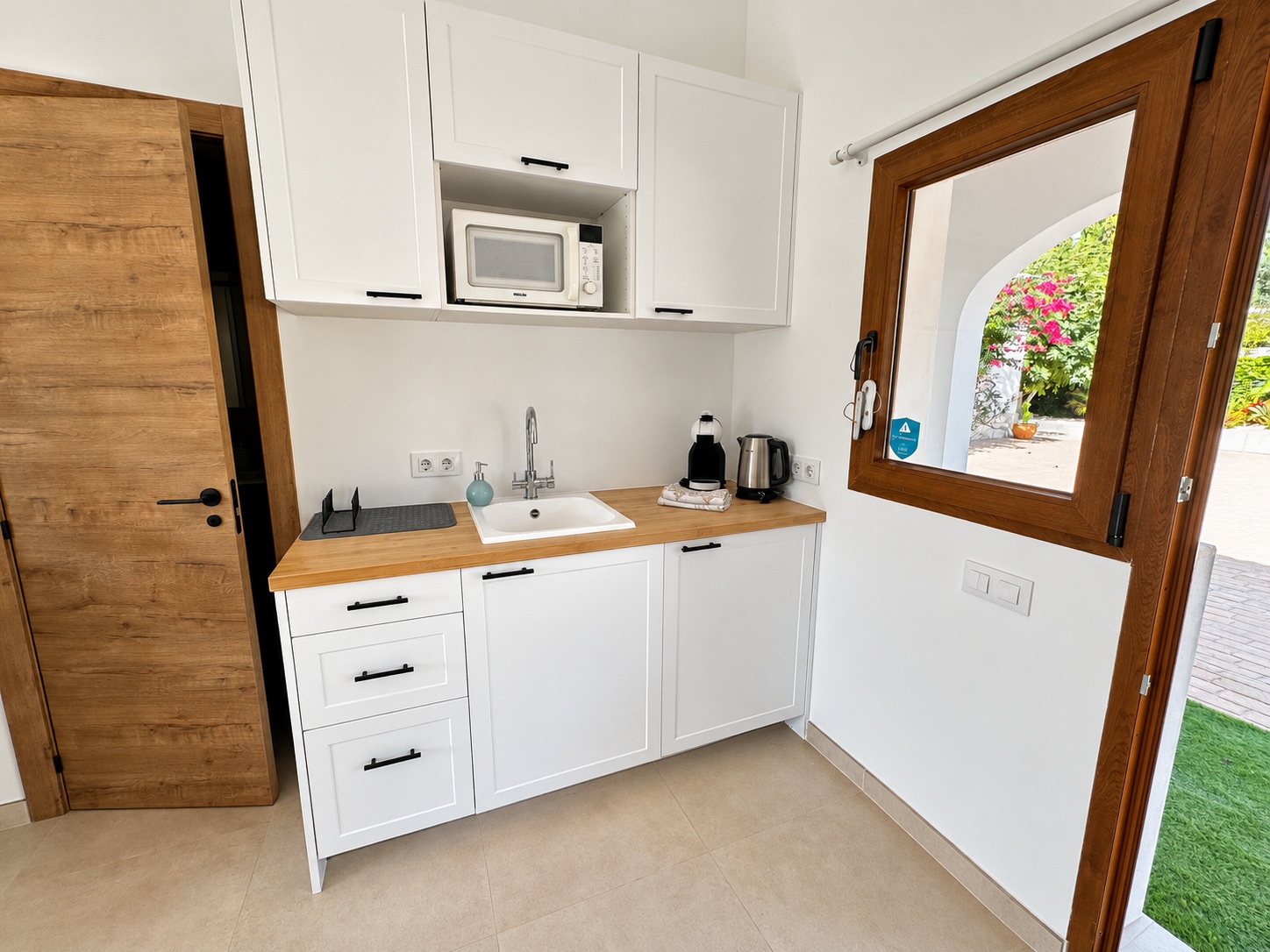 Charmante villa de 6 chambres à vendre à Javea, près de la vieille ville et de l'école internationale.