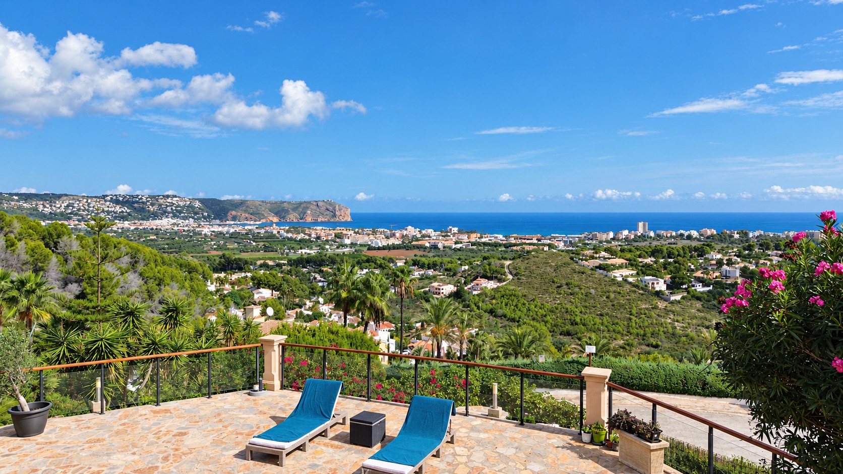 Villa Méditerranéenne avec Vue Panoramique sur la Mer et le Montgo à Jávea