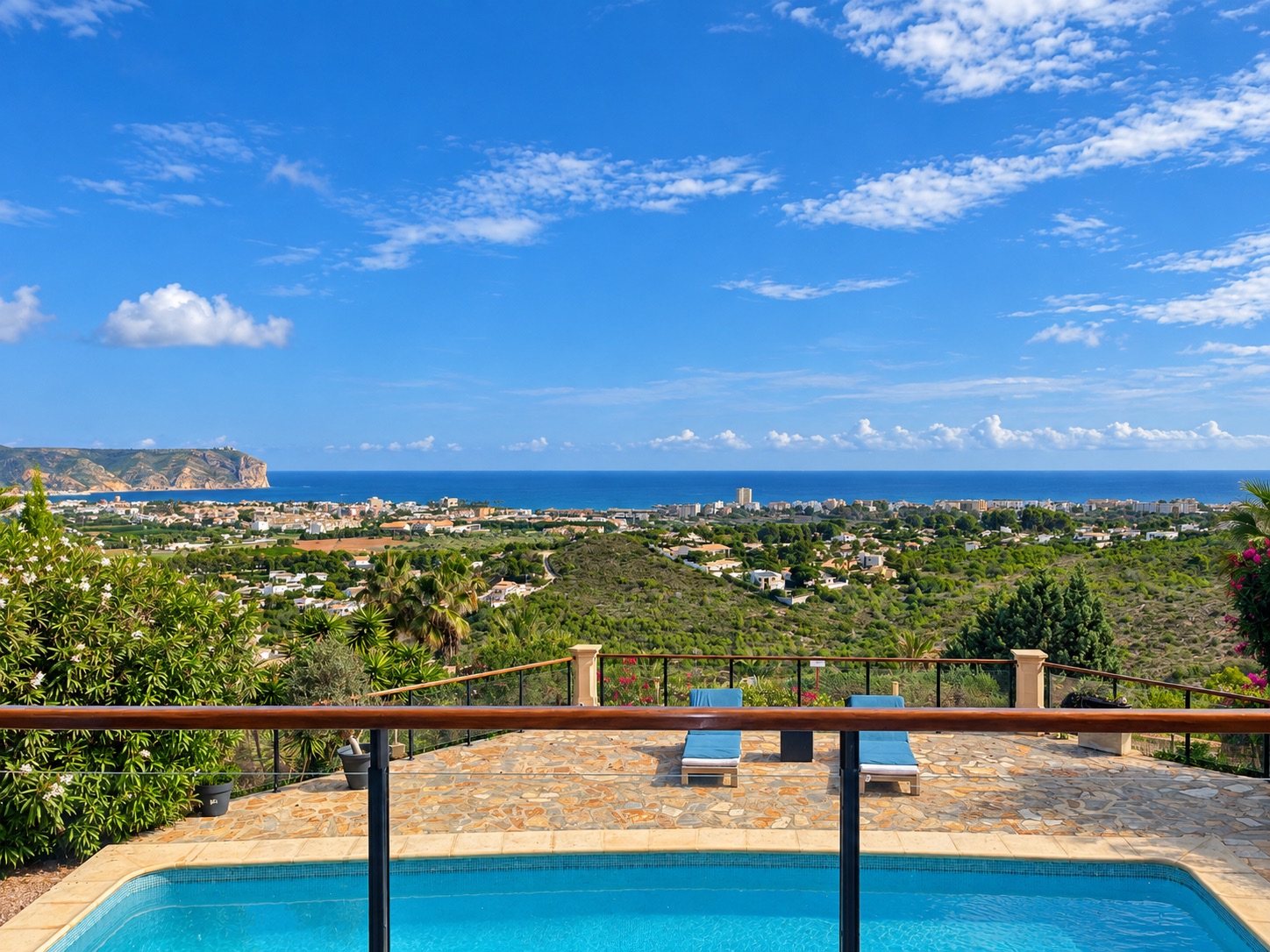 Villa Méditerranéenne avec Vue Panoramique sur la Mer et le Montgo à Jávea