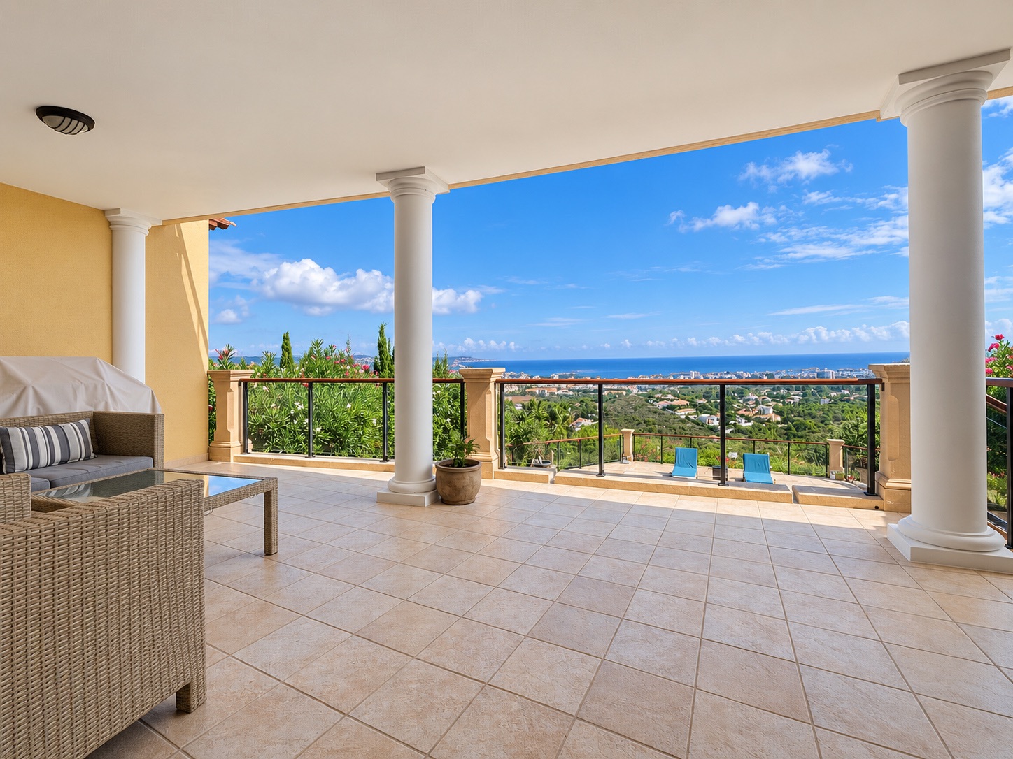 Villa Méditerranéenne avec Vue Panoramique sur la Mer et le Montgo à Jávea