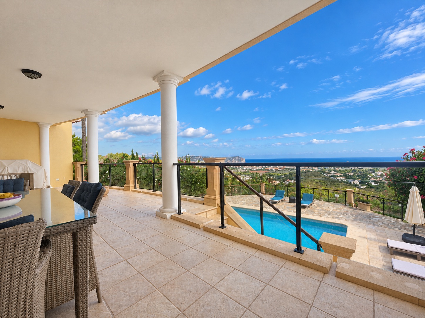Villa Méditerranéenne avec Vue Panoramique sur la Mer et le Montgo à Jávea