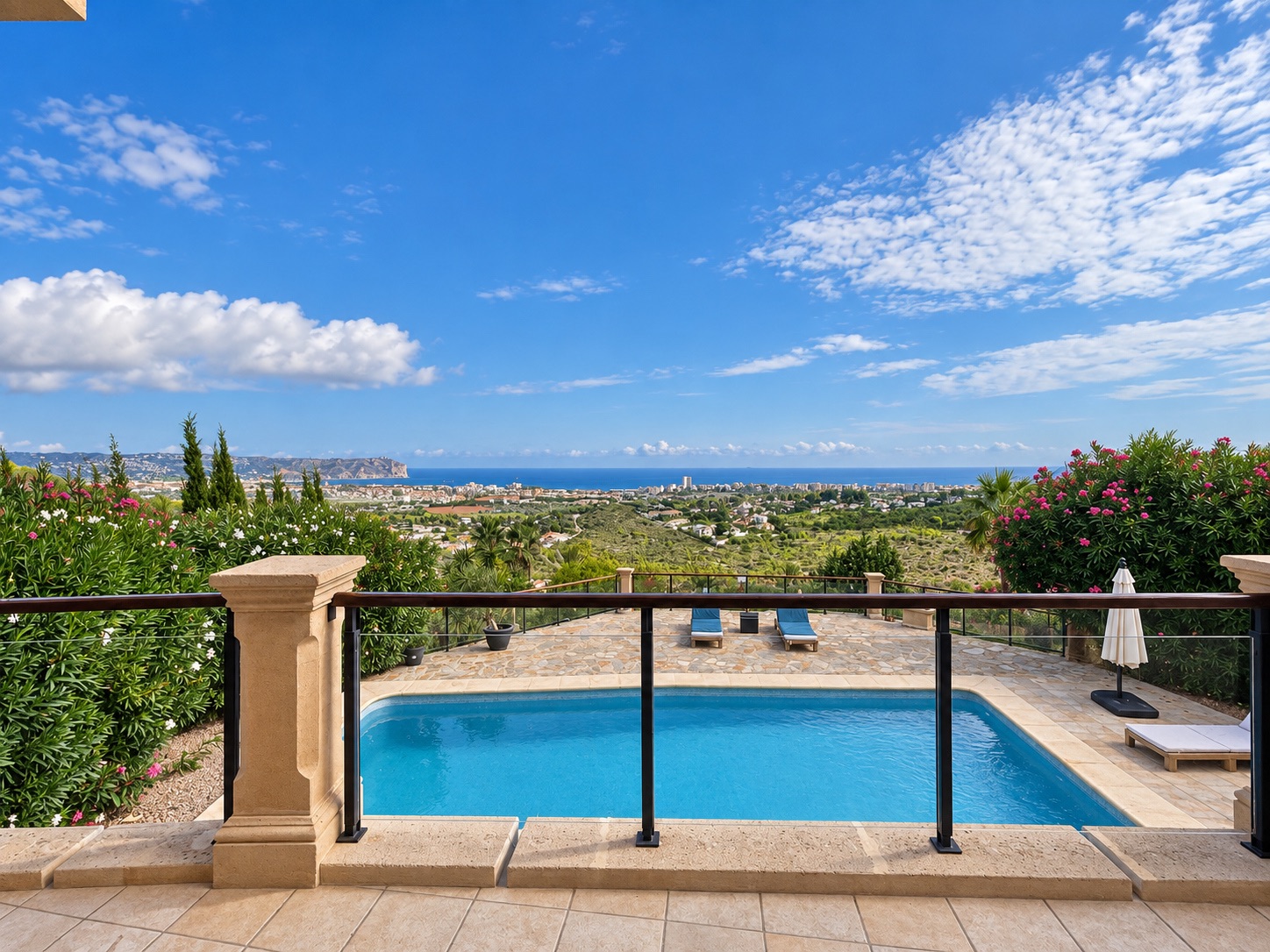 Villa Méditerranéenne avec Vue Panoramique sur la Mer et le Montgo à Jávea