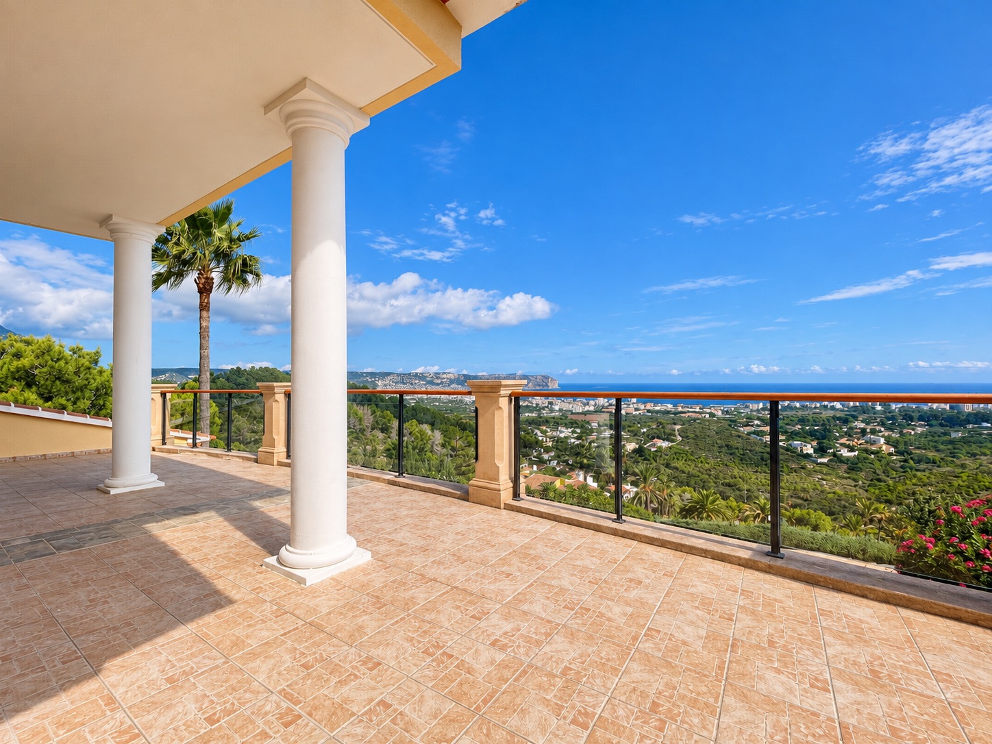 Villa Méditerranéenne avec Vue Panoramique sur la Mer et le Montgo à Jávea