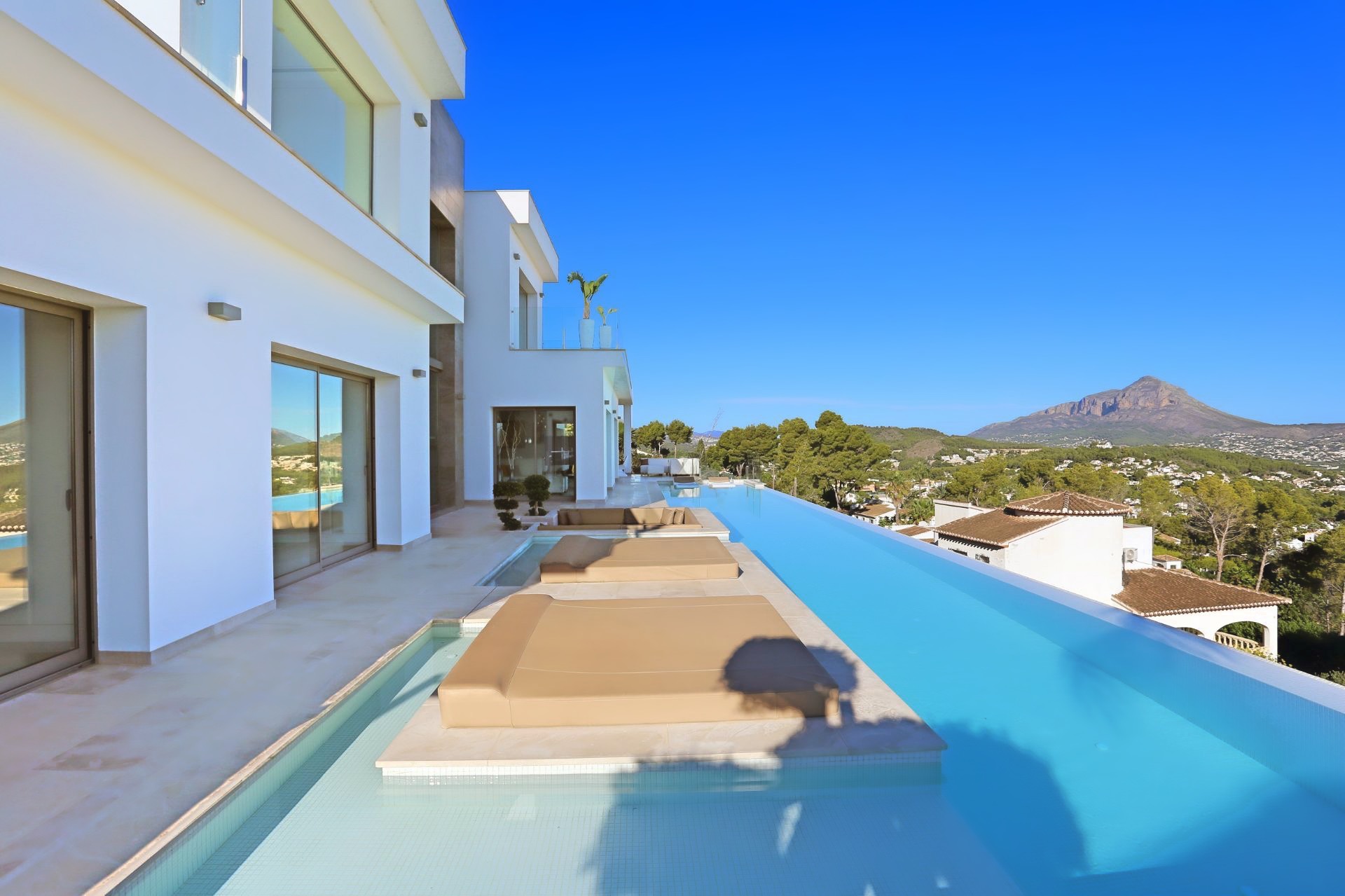Villa de lujo de 4 dormitorios vista excepcional en venta Javea