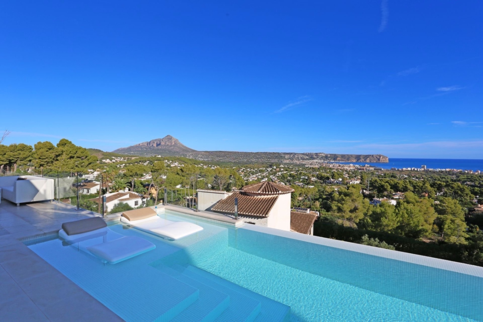 Villa de lujo de 4 dormitorios vista excepcional en venta Javea