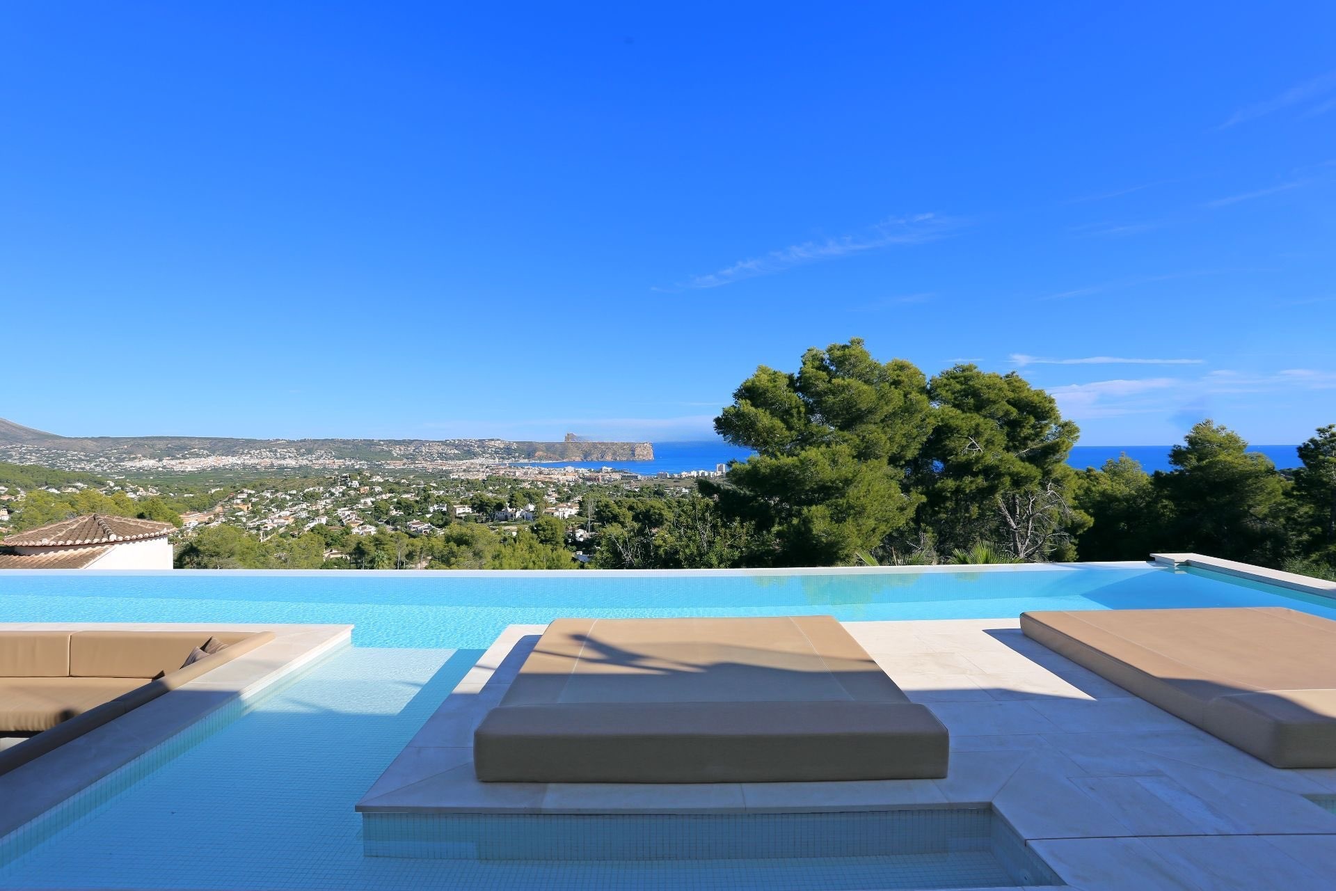 Villa de lujo de 4 dormitorios vista excepcional en venta Javea