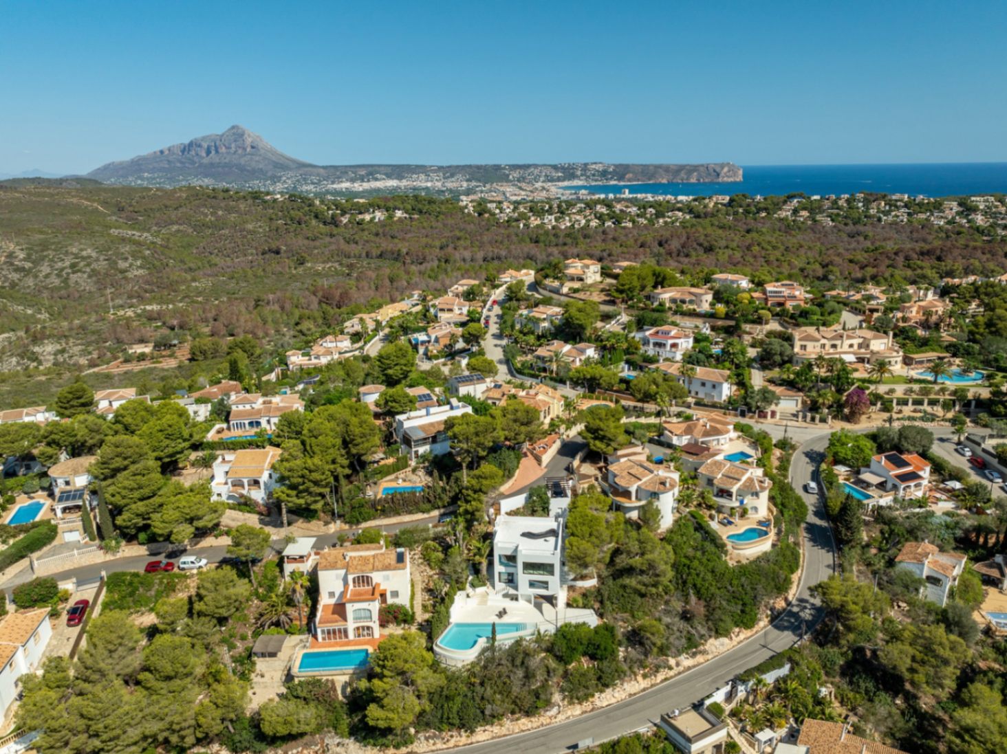 Willa Ibicenca z 4 sypialniami i wspaniałym widokiem na morze na sprzedaż w Javea La Granadella