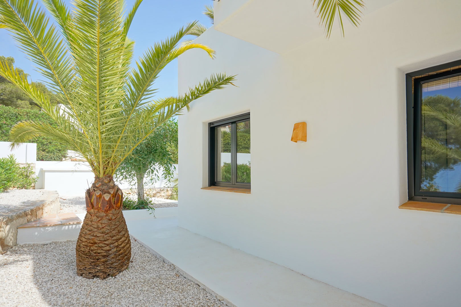 Villa in Ibicenco-stijl met 5 slaapkamers en uitzicht op zee te koop in Javea
