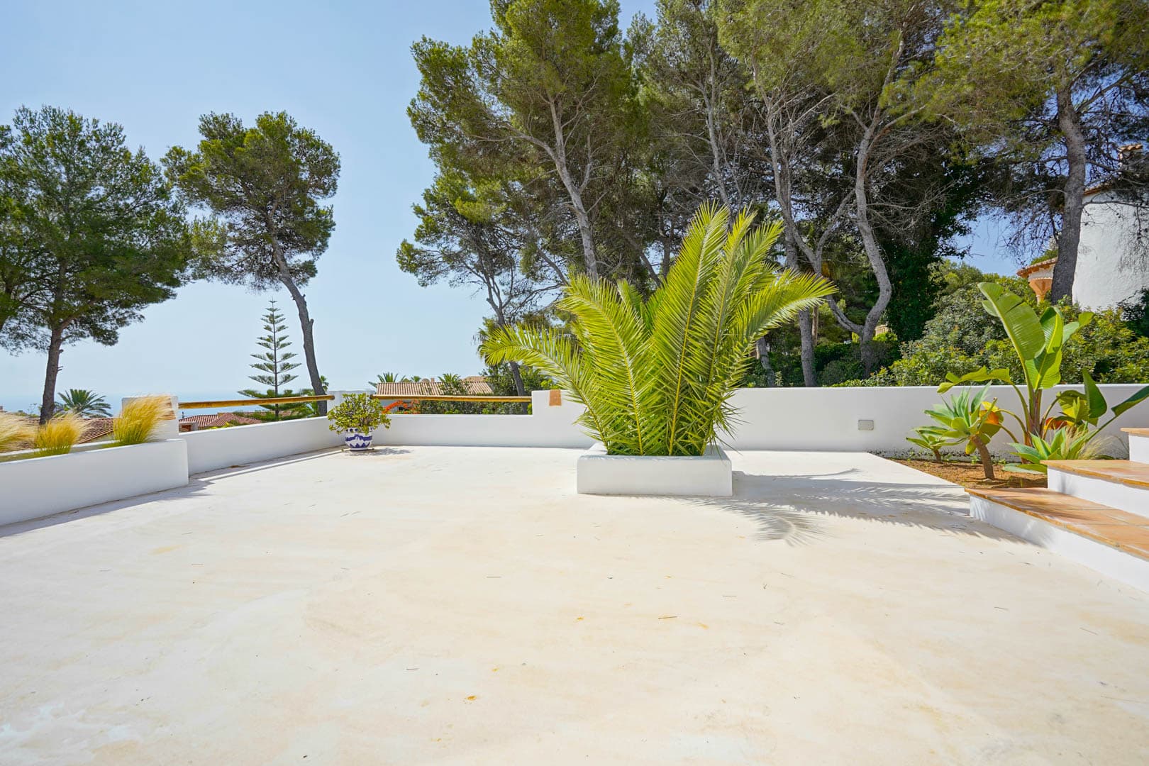 Villa in Ibicenco-stijl met 5 slaapkamers en uitzicht op zee te koop in Javea