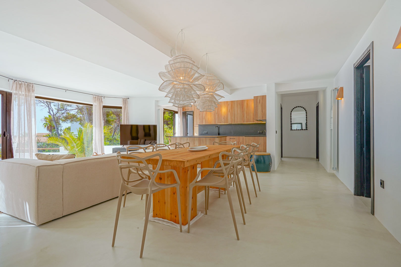Villa in Ibicenco-stijl met 5 slaapkamers en uitzicht op zee te koop in Javea