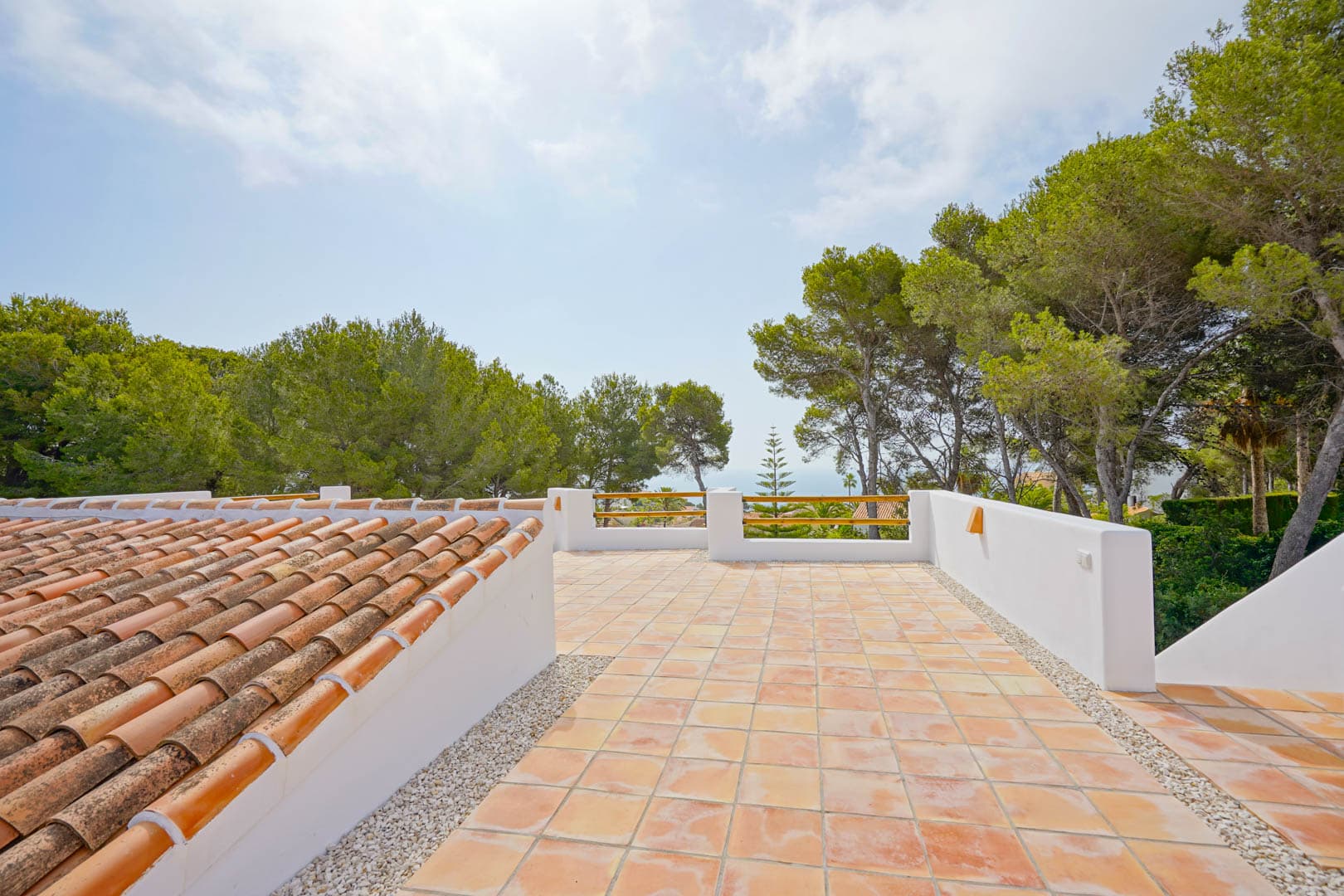 Villa in Ibicenco-stijl met 5 slaapkamers en uitzicht op zee te koop in Javea