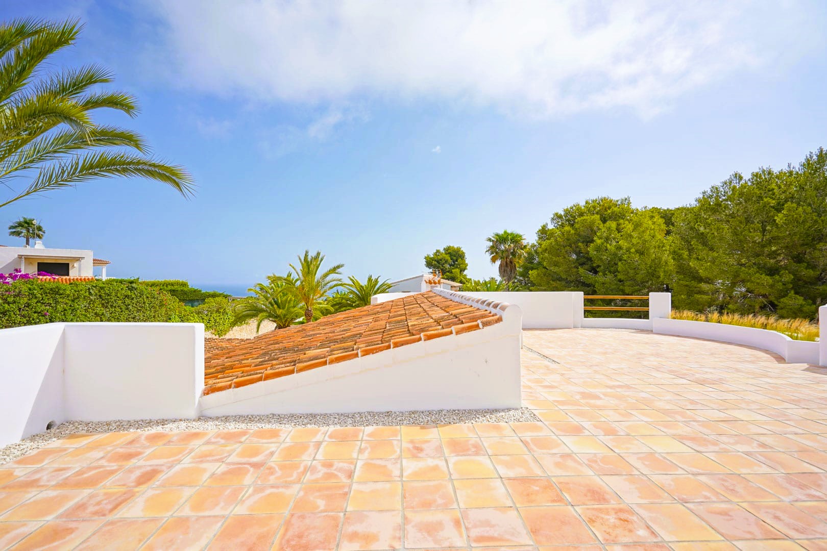 Villa in Ibicenco-stijl met 5 slaapkamers en uitzicht op zee te koop in Javea