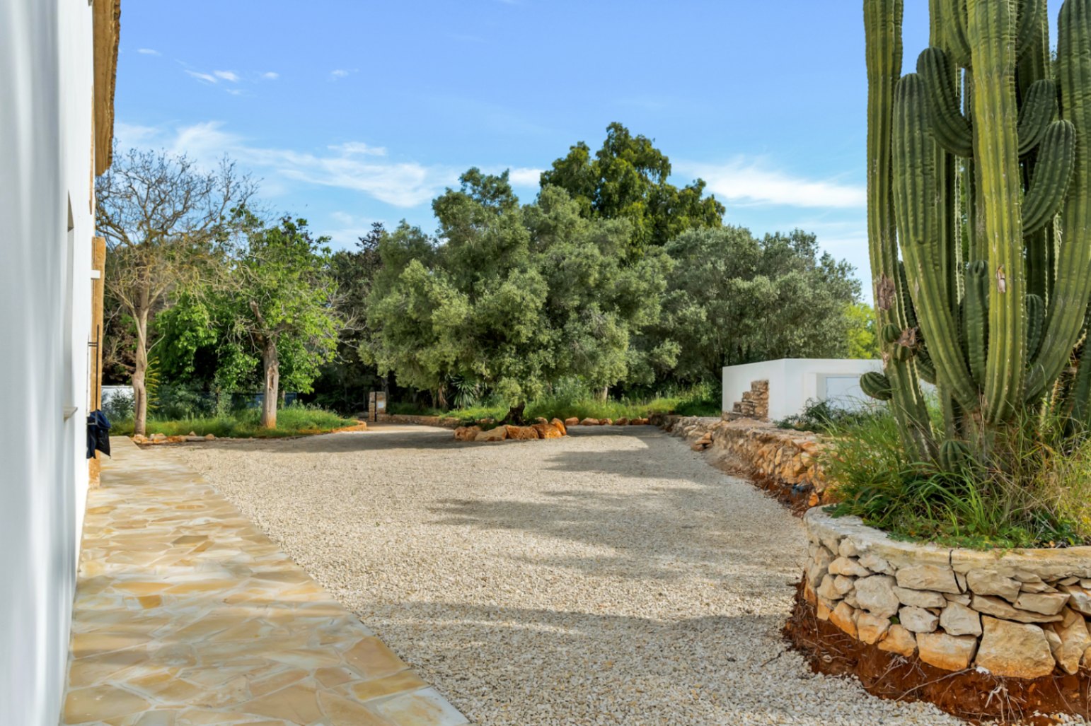 Magnificent fully renovated estate for sale in Jávea.