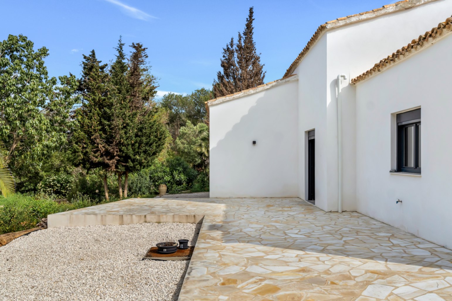 Magnificent fully renovated estate for sale in Jávea.