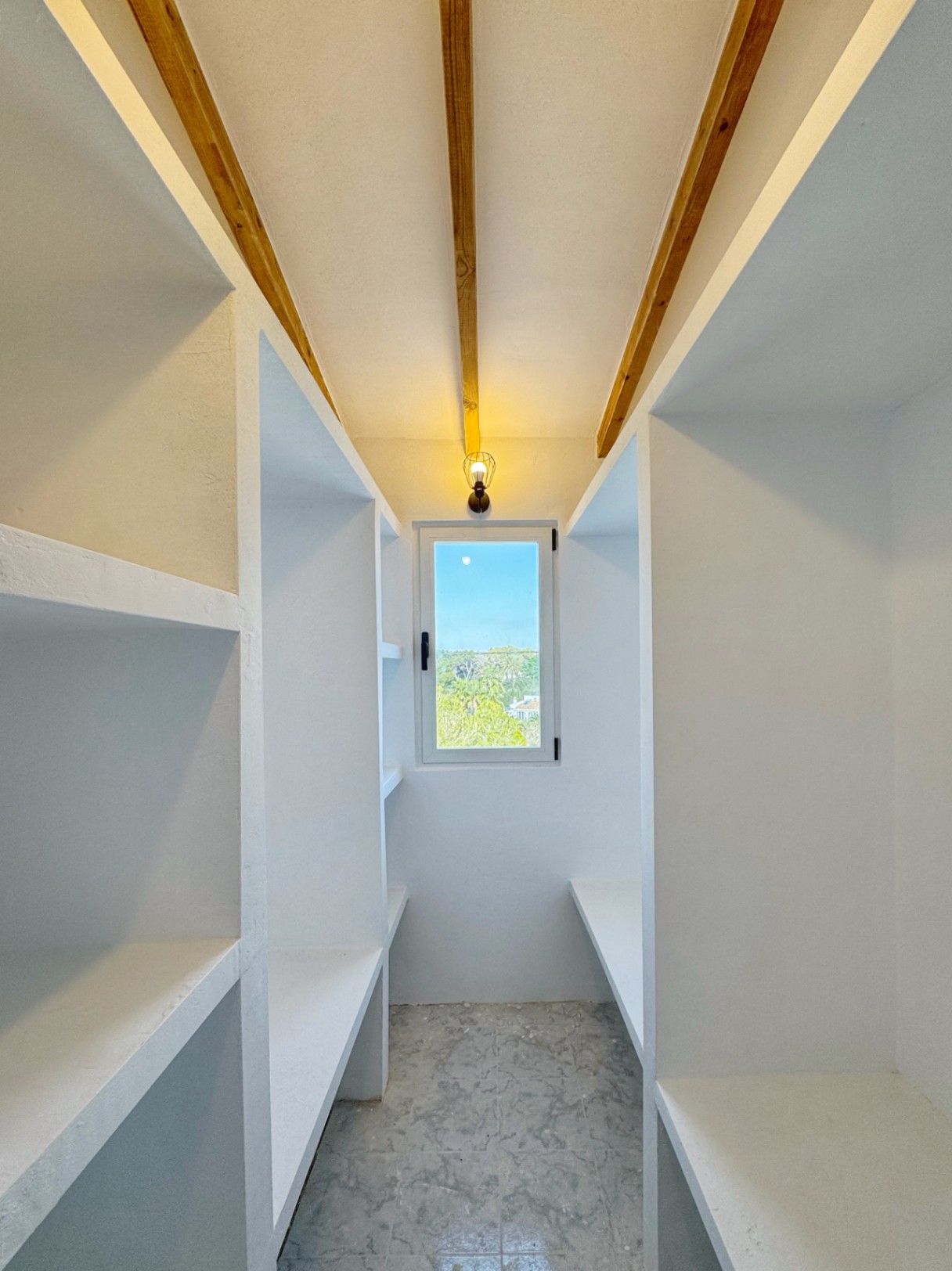 Ibiza-stijl finca met 4 slaapkamers te koop in Jávea, dichtbij Arenal