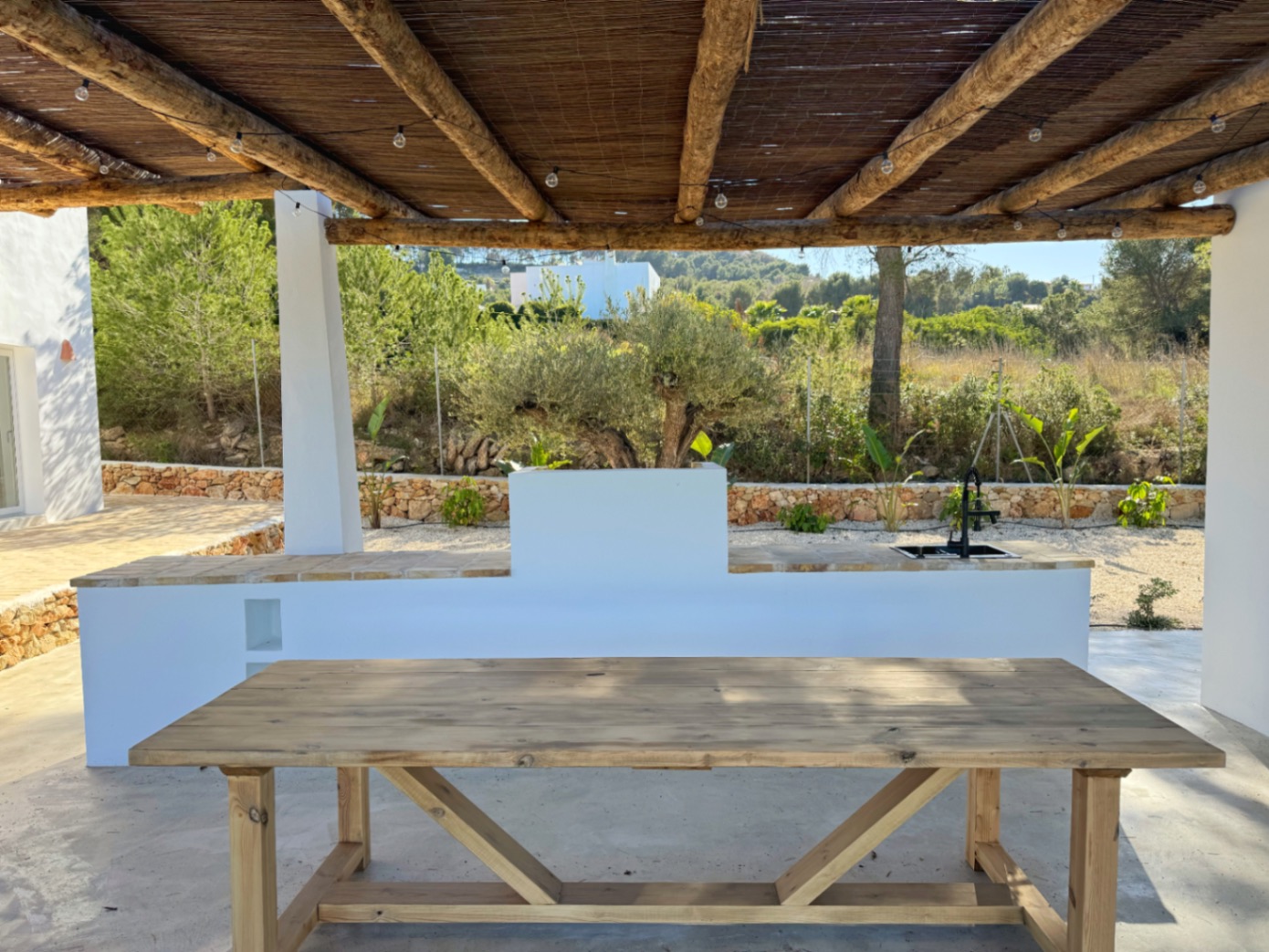 Ibiza-stijl finca met 4 slaapkamers te koop in Jávea, dichtbij Arenal
