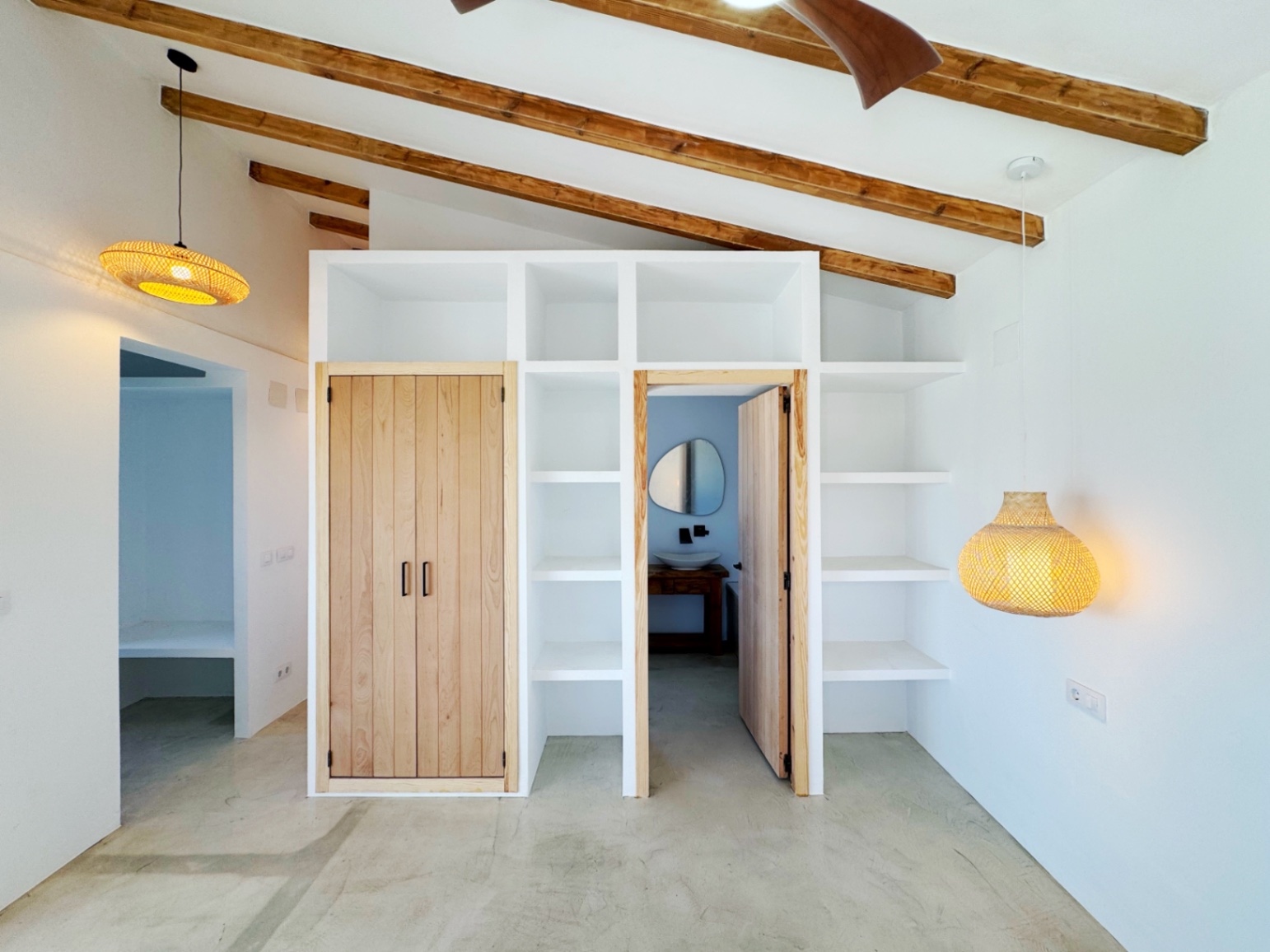 Ibiza-stijl finca met 4 slaapkamers te koop in Jávea, dichtbij Arenal