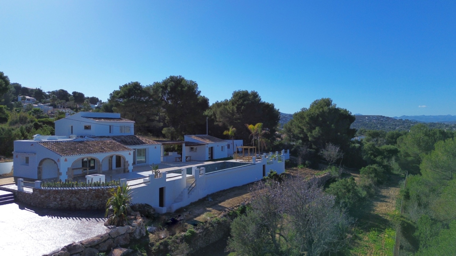 Ibiza-stijl finca met 4 slaapkamers te koop in Jávea, dichtbij Arenal